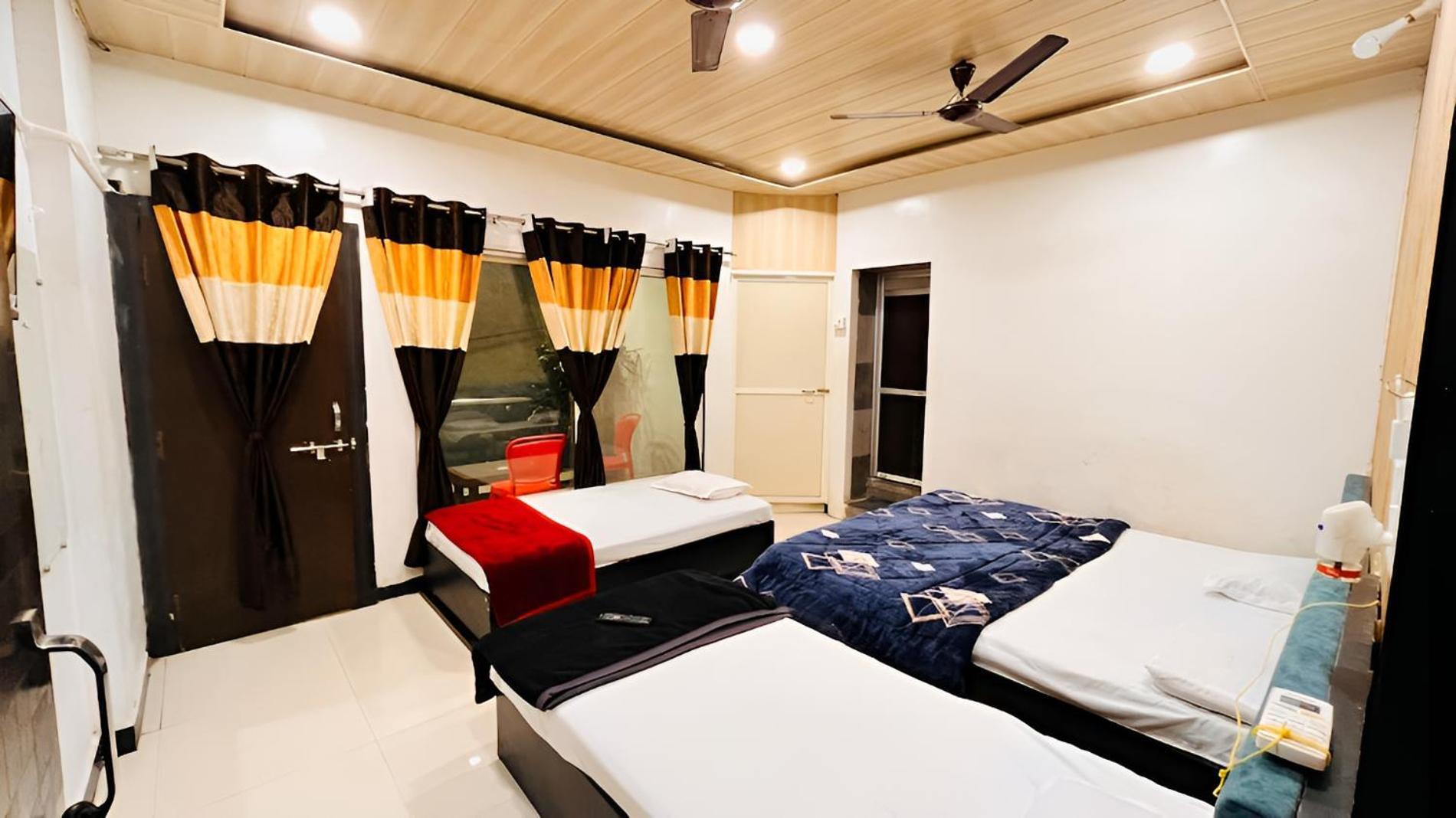 Pallav Guest House อุจเจน ภายนอก รูปภาพ