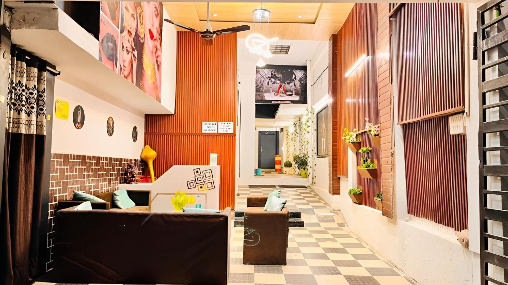 Pallav Guest House อุจเจน ภายนอก รูปภาพ